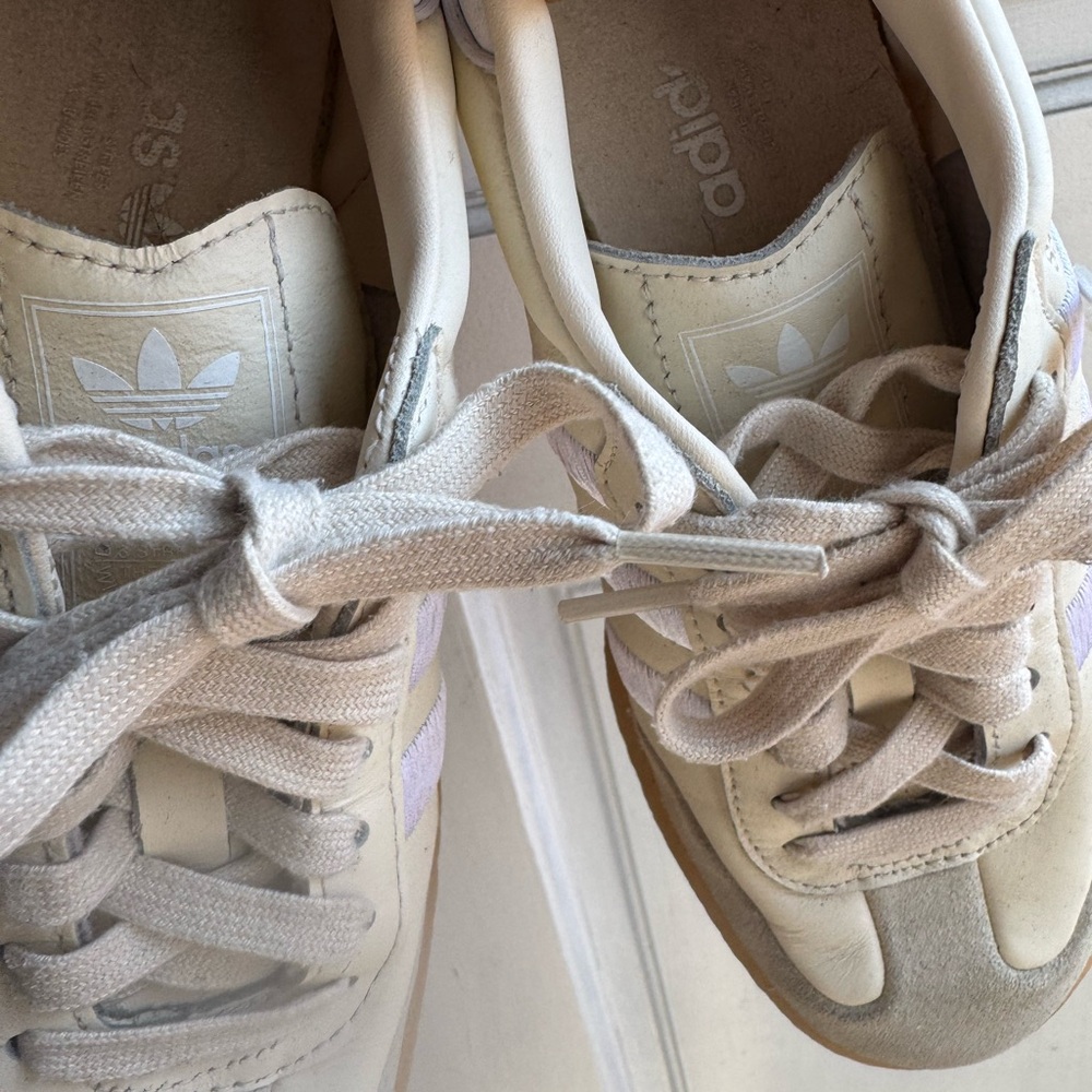 Sz 7 ADIDAS SAMBA Cream, tan and White Sneakers - Picture 5 of 7